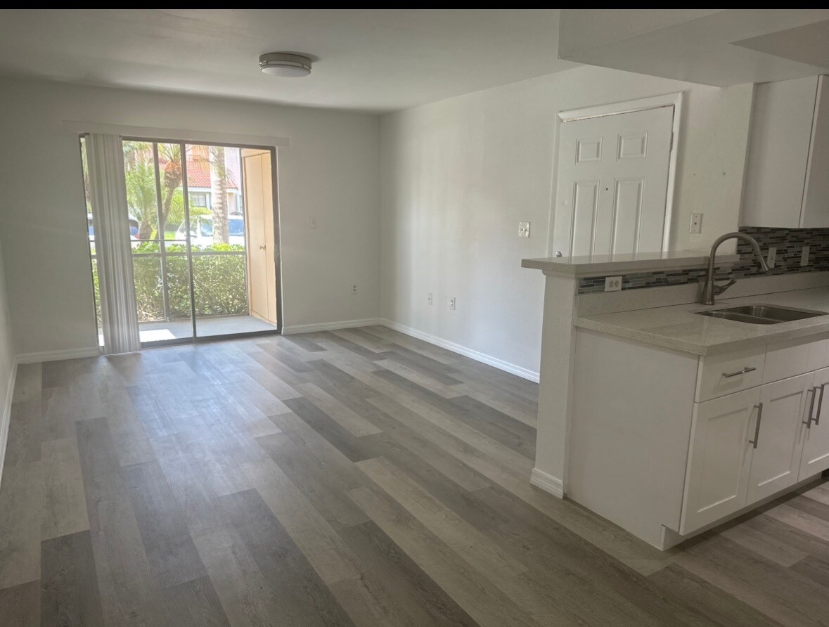 Building Photo - 15560 SW 104th Ter