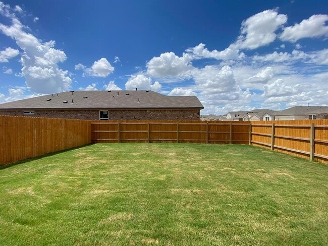 Building Photo - 412 Brody Ln