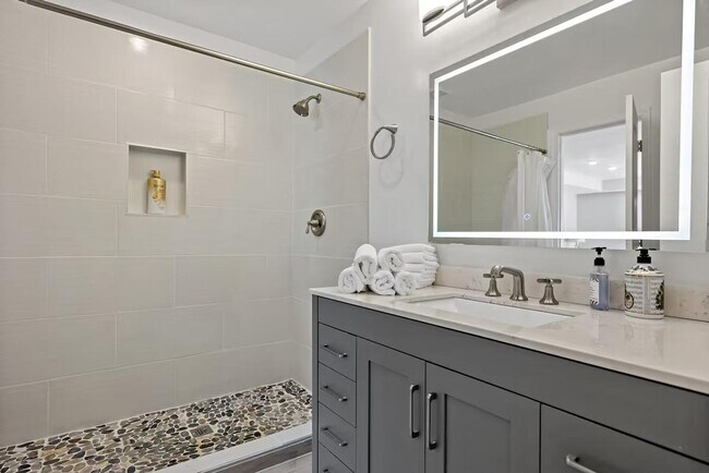 Building Photo - 3303 Water St NW