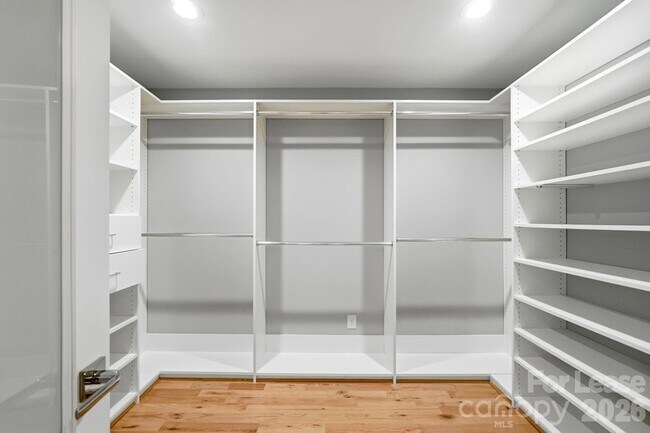 Building Photo - 520 Iverson Way