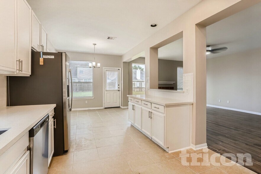 Building Photo - 4015 Camelia Glen Ln