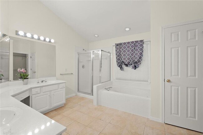 Building Photo - 1440 Grovehurst Dr