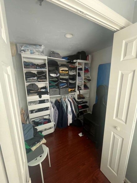 Building Photo - 230 Willard St