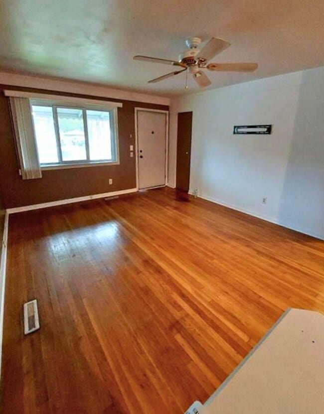 Building Photo - Beautiful 3-Bedroom Home with Large Fenced Backyard