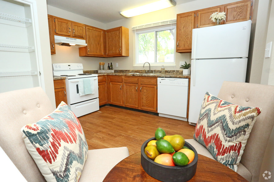 Primary Photo - Coolidge Place Townhomes