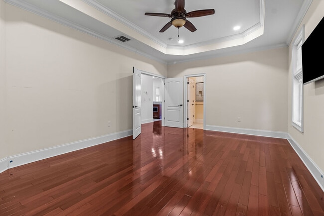 Building Photo - Crystal Water Home