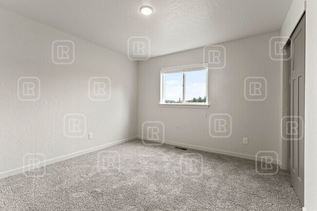 Building Photo - 309 S Grady Rd