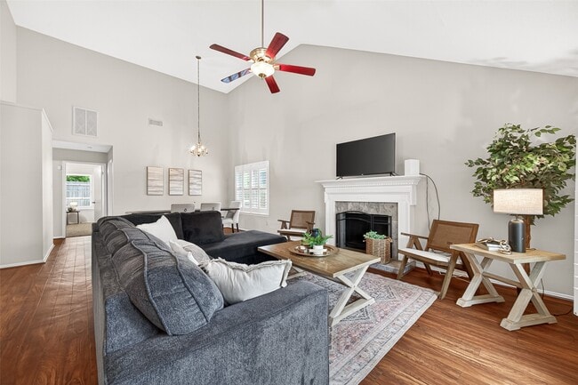 Building Photo - 5814 N Magazine Cir