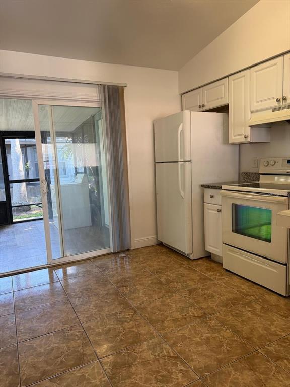 Building Photo - 3108 E Tower Ct