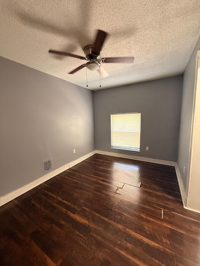 Building Photo - 1737 Wilkens Ave