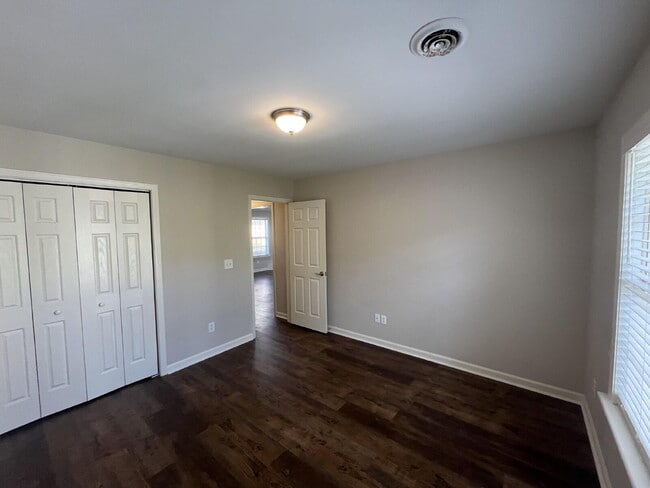 Building Photo - Calabash Comfort