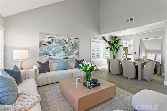 Building Photo - 9882 Kings Canyon Dr