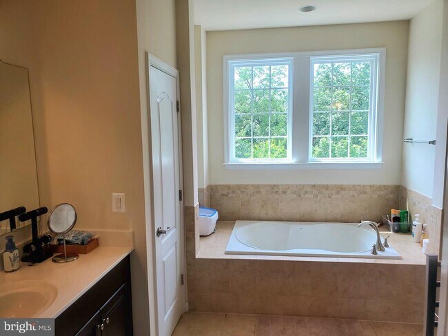 Building Photo - 20950 Ashburn Heights Dr