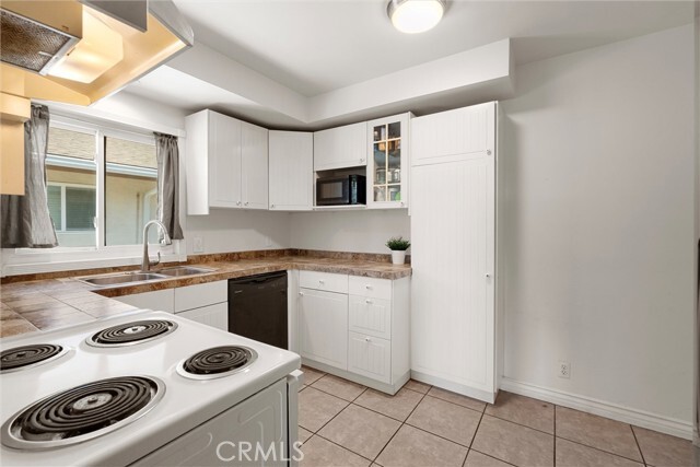 Building Photo - 1349 Shadow Ln