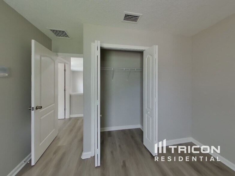 Building Photo - 12331 Cardinal Creek Dr