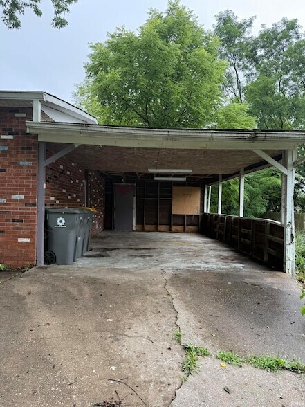 Building Photo - 1014 N Orris Dr