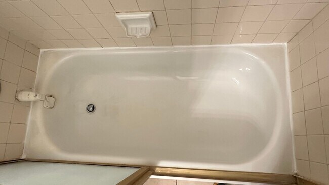 Building Photo - Beautiful & upscale 2 bedroom 2 bathrooms ...