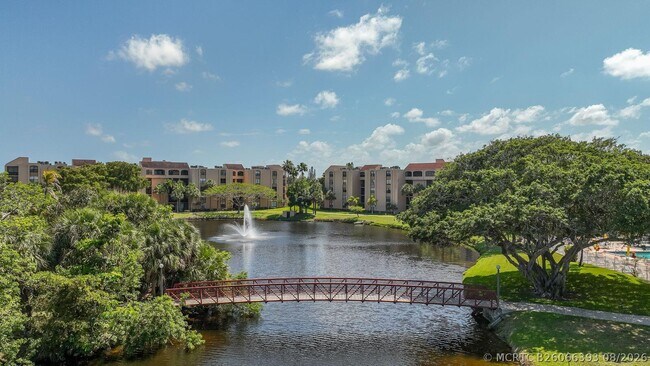 Building Photo - 2455 Lindell Blvd