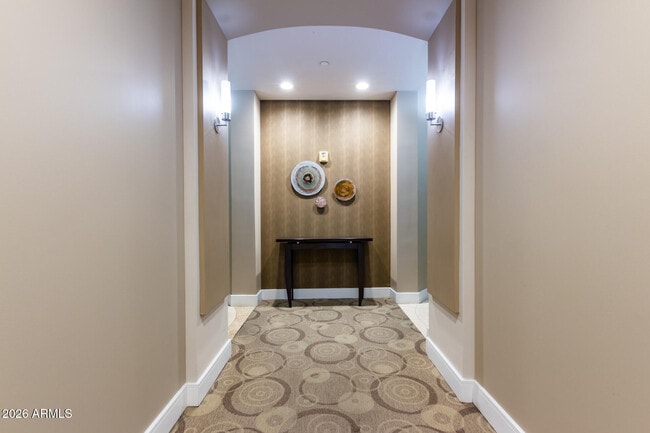 Building Photo - 2211 E Camelback Rd