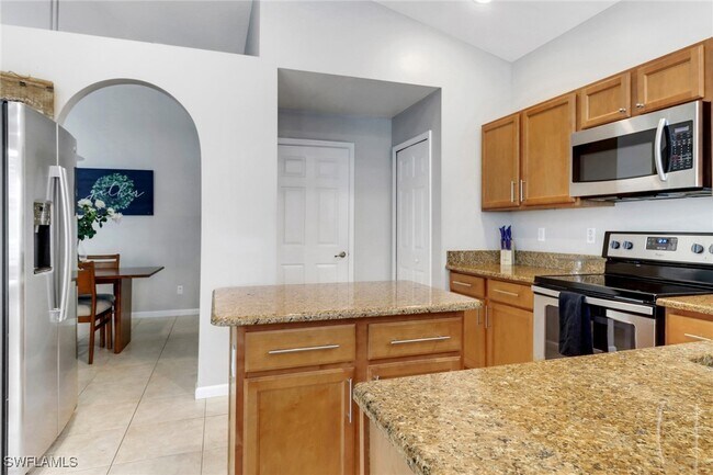 Building Photo - 6773 Southern Oak Ct