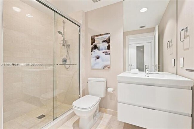 Building Photo - 17301 Biscayne Blvd