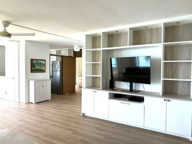 Building Photo - Gold Coast, Tropic Seas - 2BR/2BA/Street Parking Only