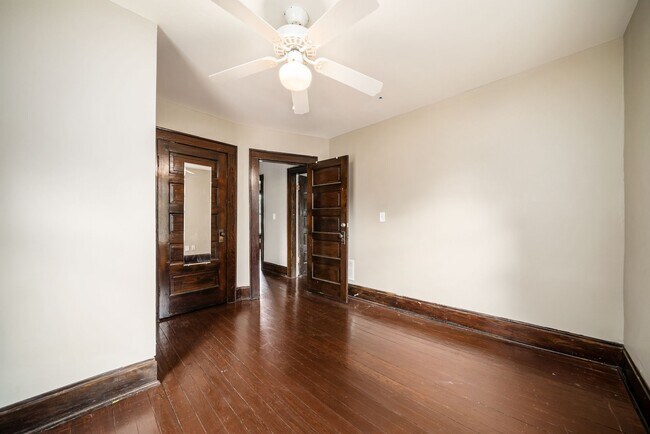 Building Photo - 144 E Tompkins St