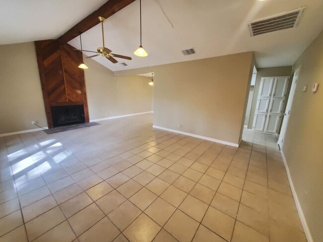 Building Photo - 3051 Heidi St