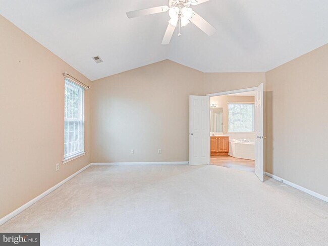 Building Photo - 817 Santmyer Dr SE