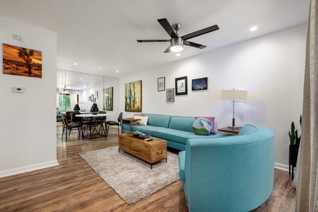 Building Photo - 2812 N Auburn Ct