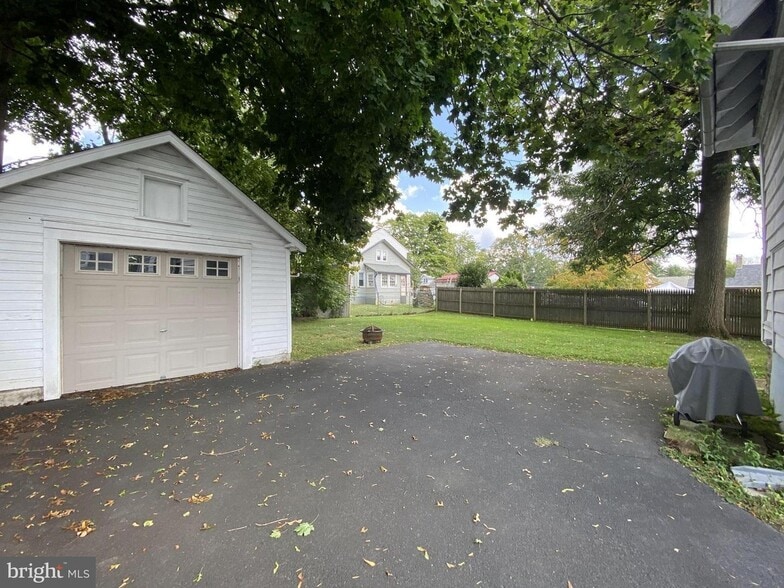 Backyard 2 - 2125 Old Welsh Rd