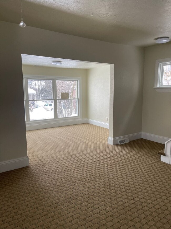 Building Photo - Completely Remodeled 3 Bedroom House