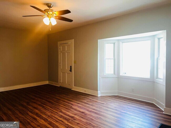 Building Photo - 507 Sylvan Dr