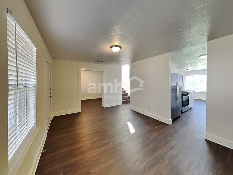 Building Photo - 5011 Westfield Village Dr