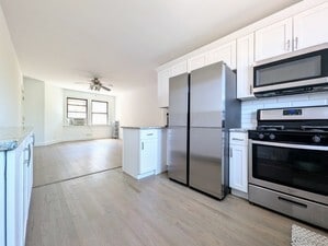 Building Photo - 5655 N Spaulding Ave