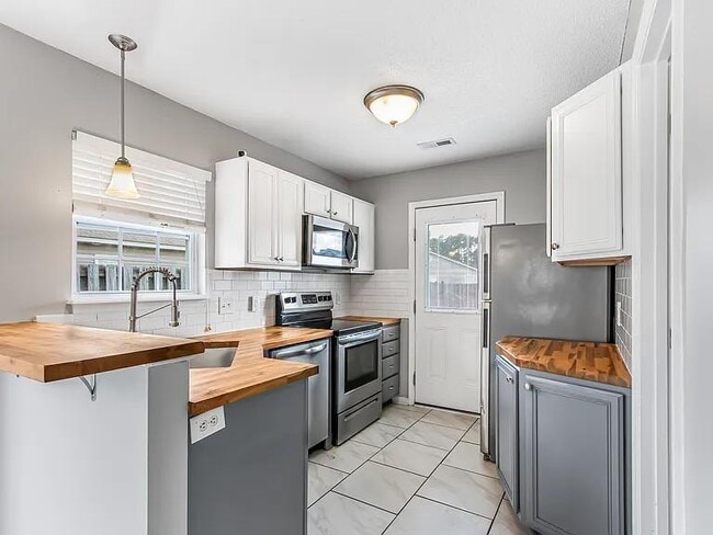 Primary Photo - 1473 Westpark Dr