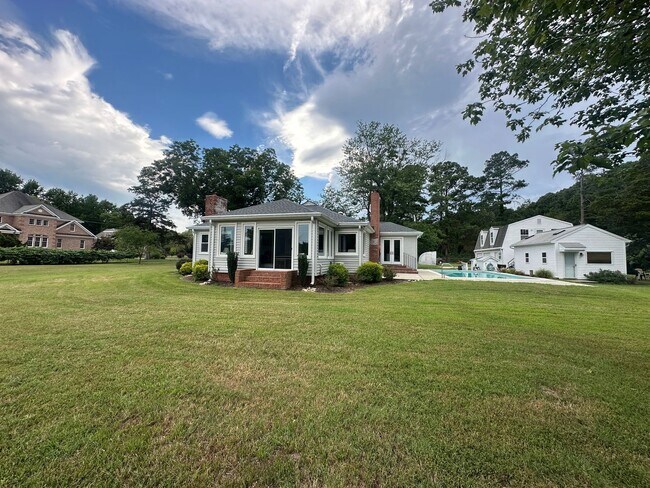 Building Photo - Call Amanda Tate at 757-289-6810 for more information