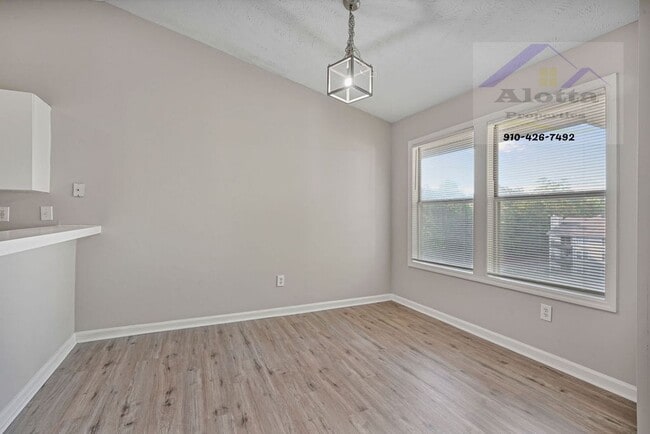 Building Photo - 6800-8 Willowbrook