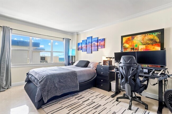 Building Photo - 111 N Pompano Beach Blvd