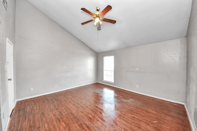 Building Photo - 12667 Windsor Village Dr