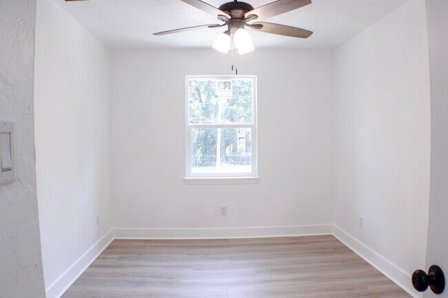 Building Photo - 4176 Brewster Rd