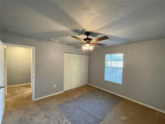 Building Photo - 2915 SW 38th Pl