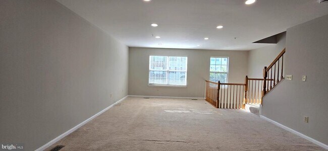 Building Photo - 8881 Goose Landing Cir