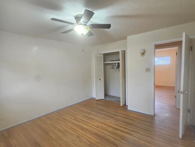 Building Photo - 2701 Cagua Dr NE