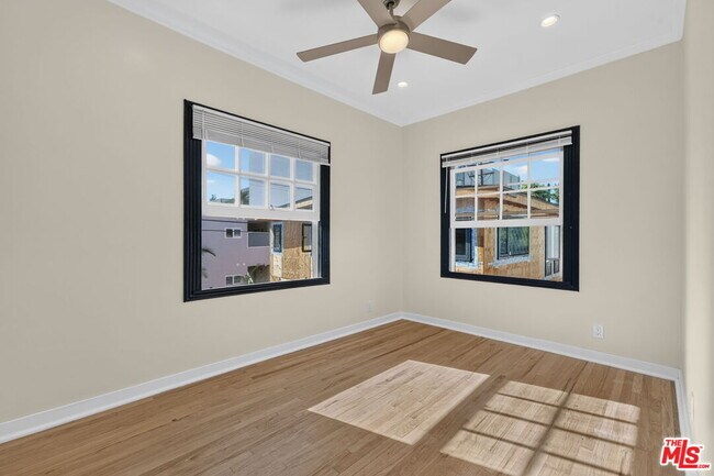 Building Photo - 215 S Gale Dr