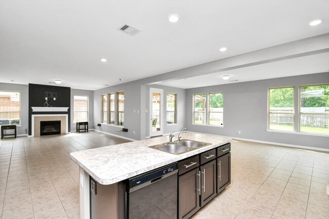 Building Photo - 14018 Harmony Ridge Trl