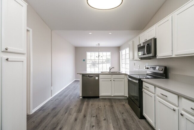 Building Photo - 1431 E Hearne Way