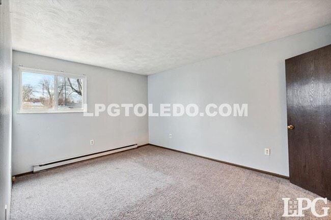 Building Photo - 6018 Secor Rd