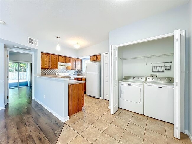 Building Photo - 3101 E Washington St