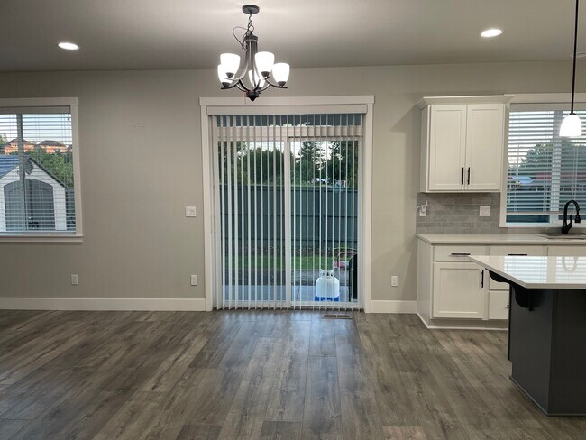 Building Photo - 22405 SW Frst Crk Wy